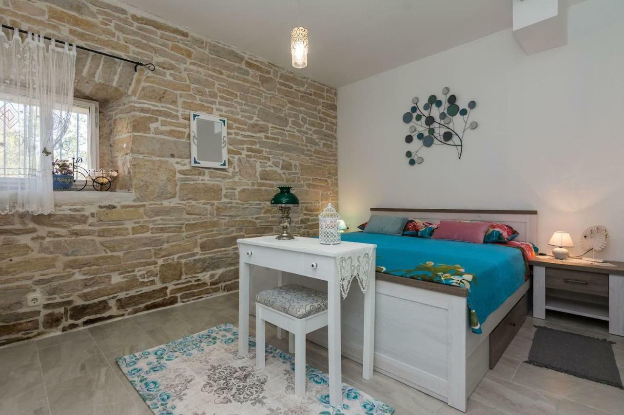 Apartment Nostalgija, Benkovac Bagian luar foto