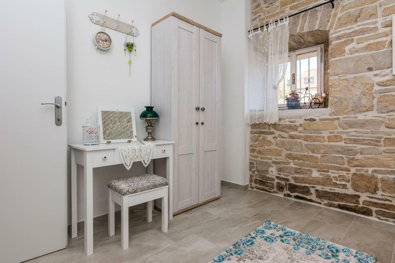Apartment Nostalgija, Benkovac Bagian luar foto