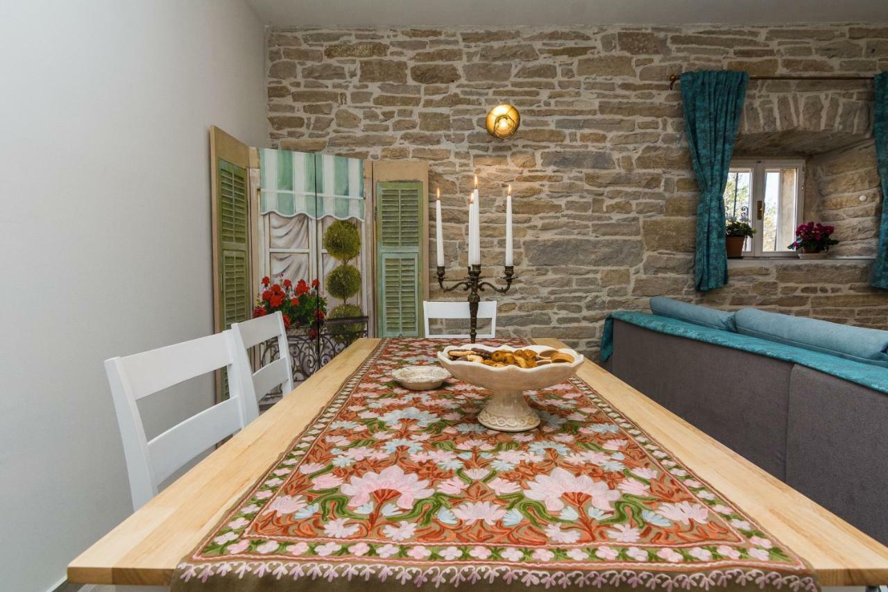 Apartment Nostalgija, Benkovac Bagian luar foto