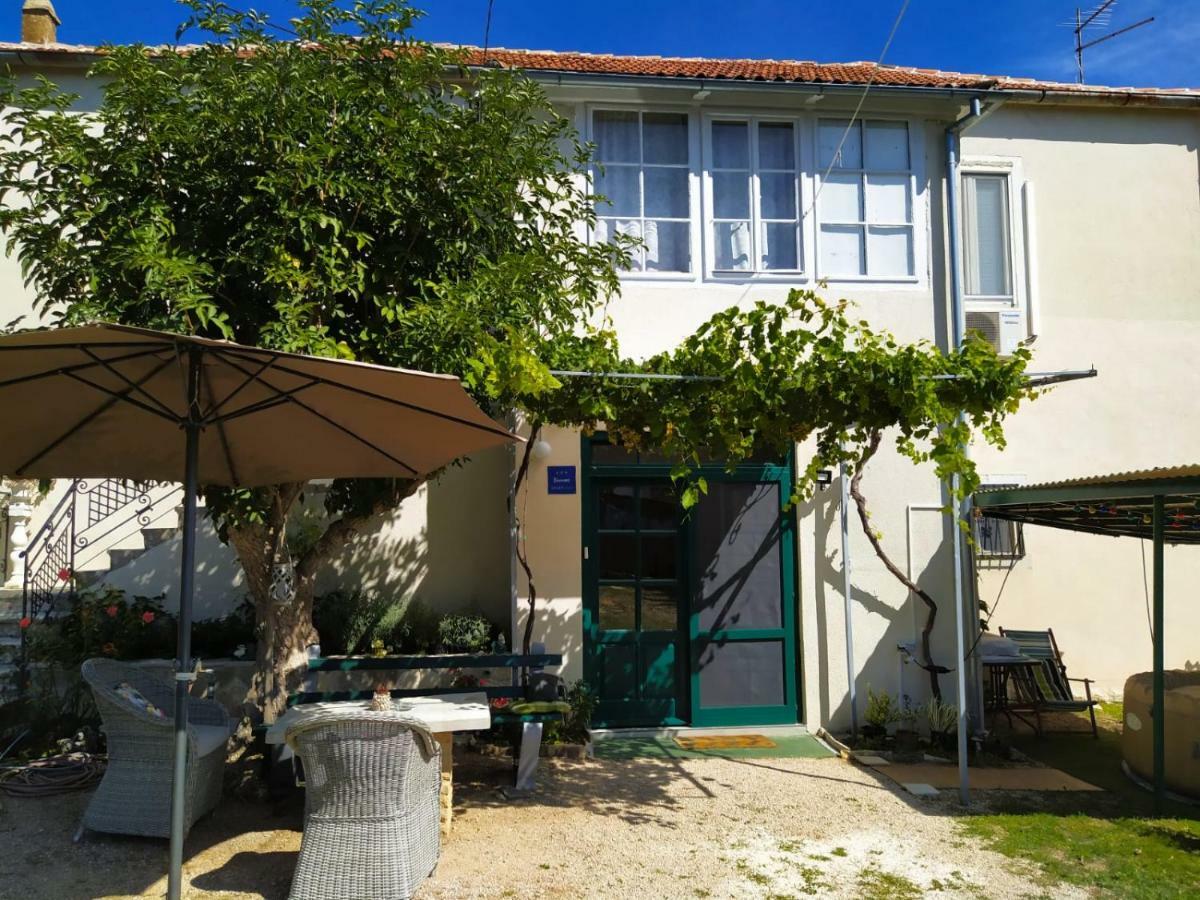 Apartment Nostalgija, Benkovac Bagian luar foto